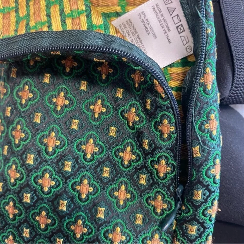 Urban Outfitters - Green Shamrock Print Mini Skirt - XS - Vietnam - Picture 4 of 7